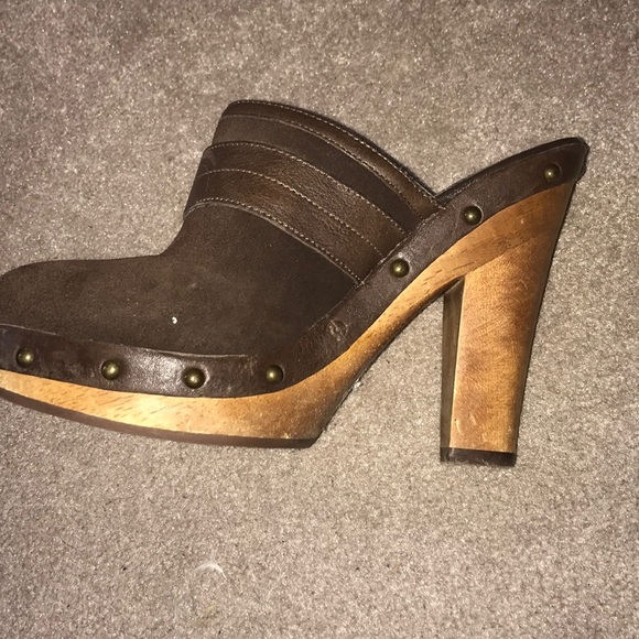 Heels - Picture 3 of 4